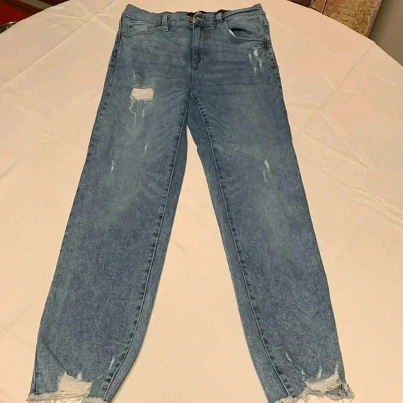 Kendall +Kylie Women’s Blue Jeans, Size waist 9-Length 29. Excellent Condition - Picture 1 of 4